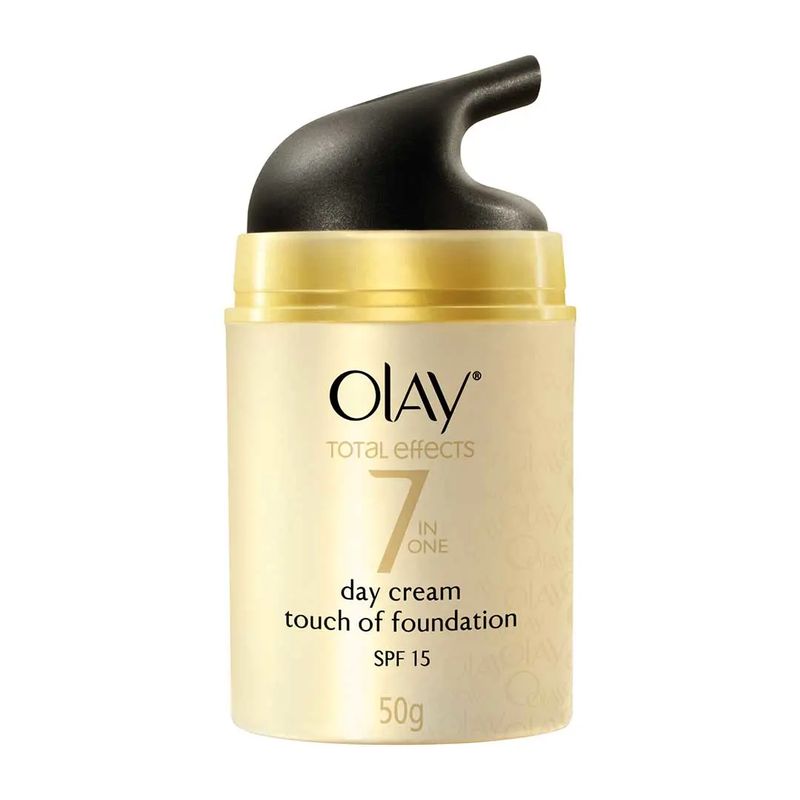 OLAY TOTAL EFFECTS 7 IN ONE DAY CREAM TOUCH OF FOUNDATION SPF 15